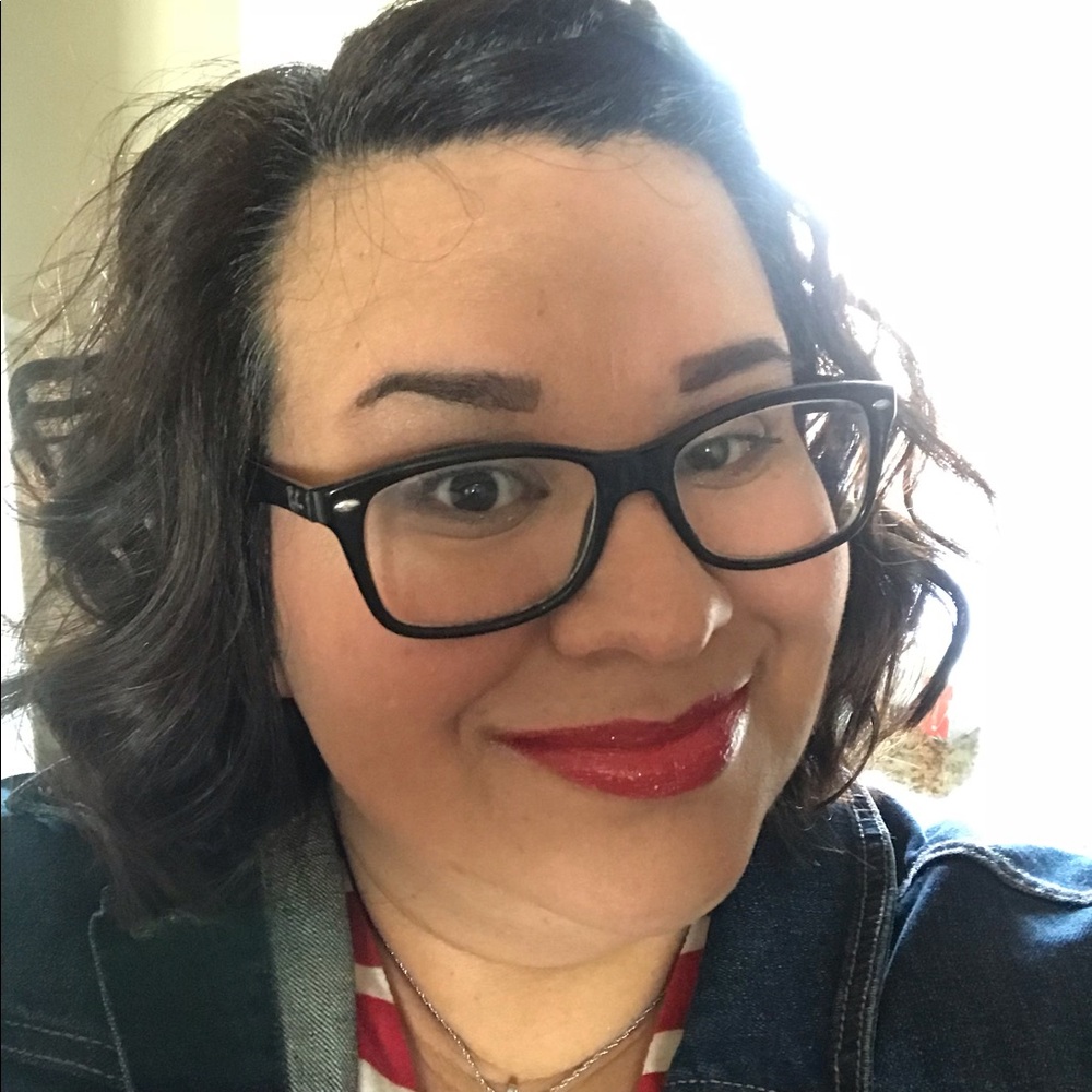 Meet your Posher, Cassandra